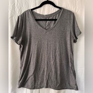 Gap Fit Gray Breathe Tee Size L